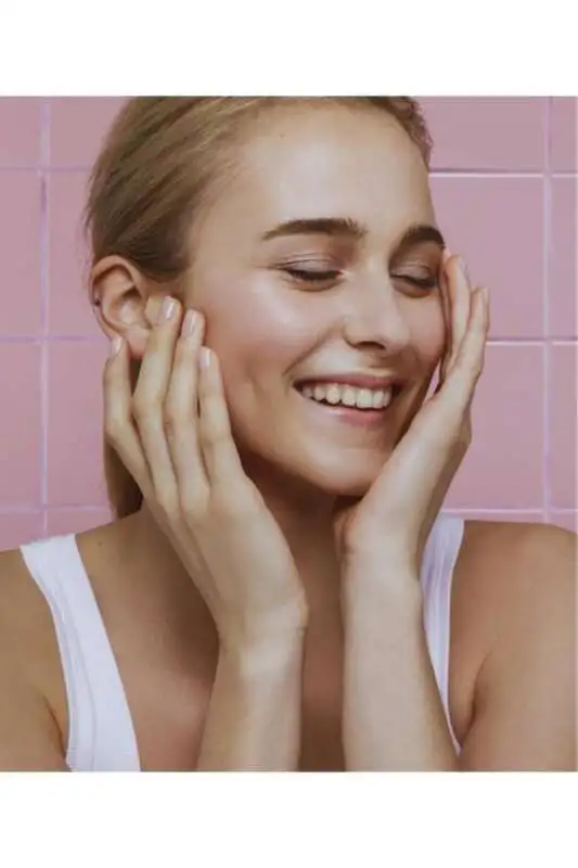 Nivea Visage Yüz Temizleme Köpüğü Gül Suyu 150ml | Yüz Temizliği ve Nemlendirici Etki - 4